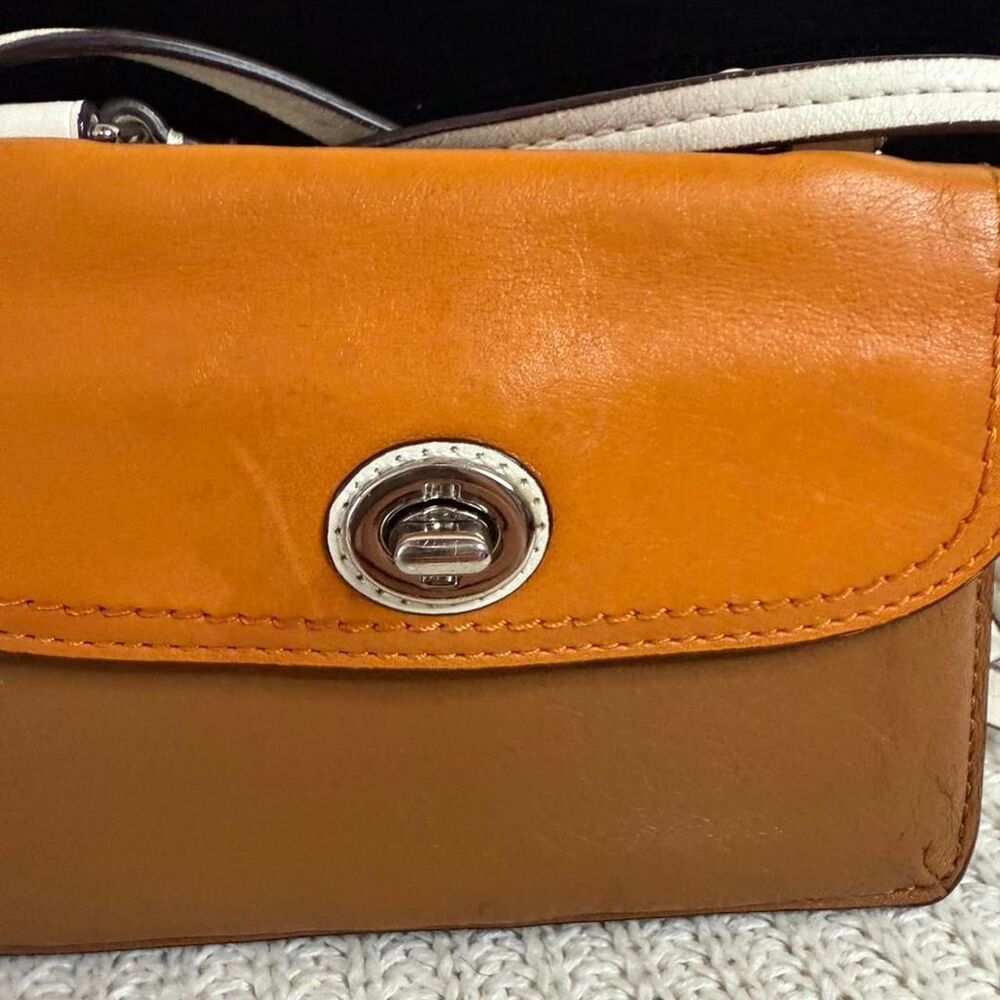 Coach Women's Tan and Brown Bag - Picture 2 of 8